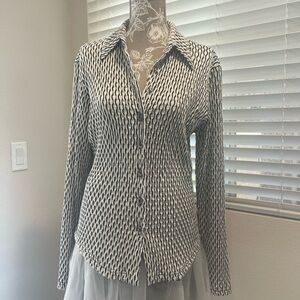 Women’s Vintage White Fitted Button Down Shirt with Notched Collar